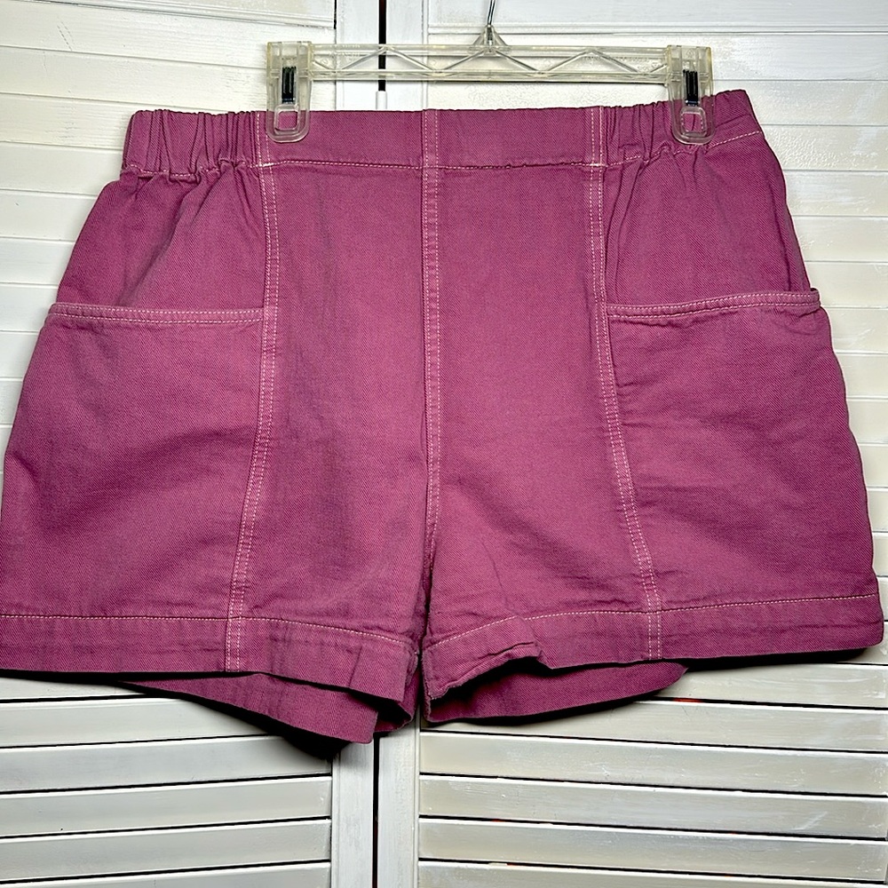 Uniqlo Purple Elastic Waist Cargo Shorts - Women. Size XL. Color: Purple